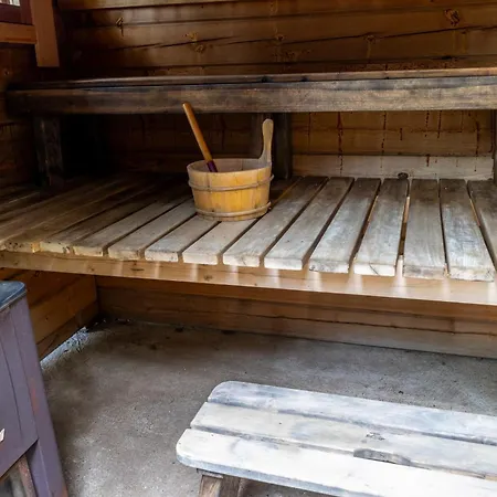 Moekki Aapola Tatil Evi Puumala